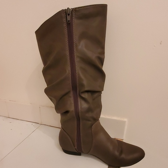 Boots - Picture 2 of 2